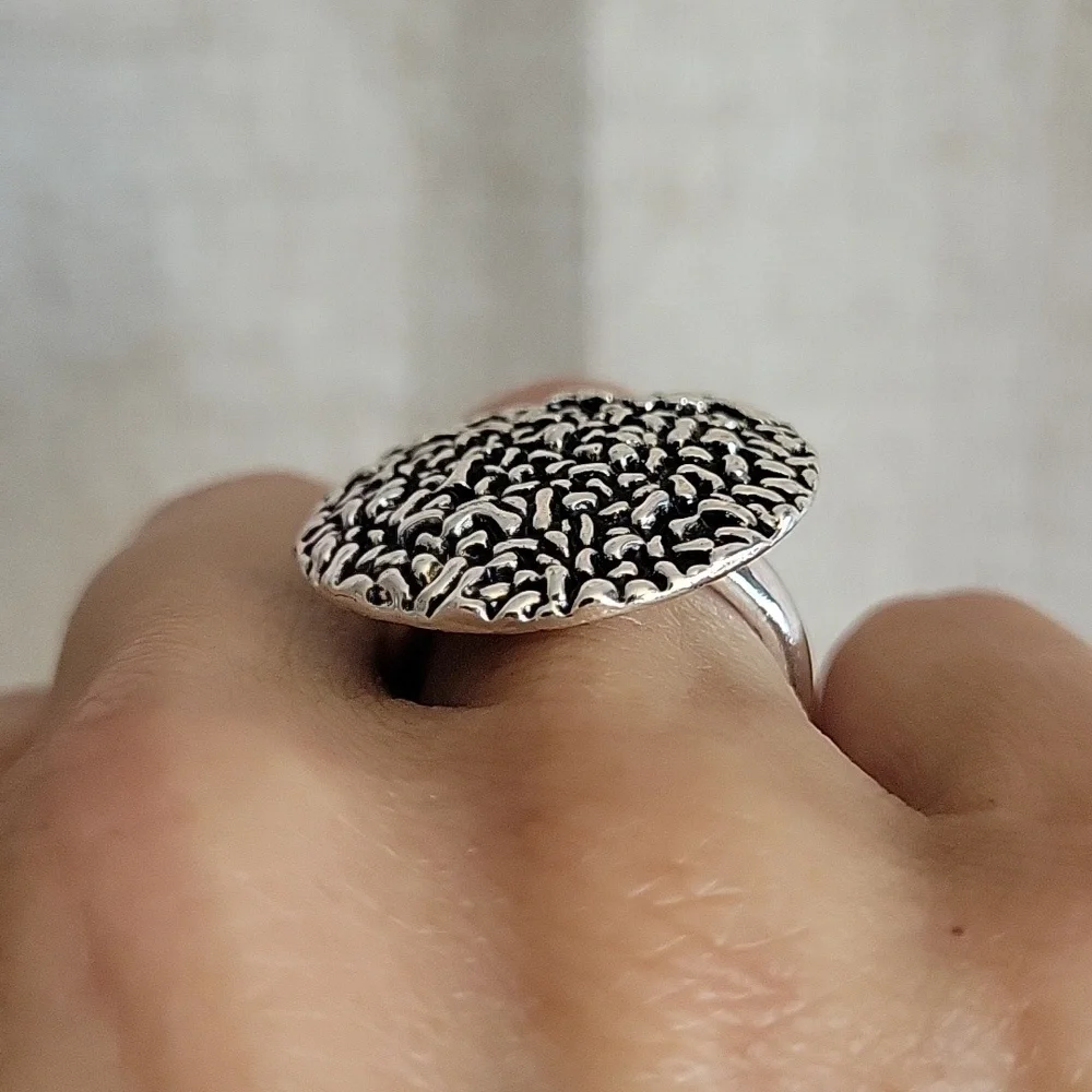 PEBBLE TEXTURE STATEMENT RING - Picture 4 of 7
